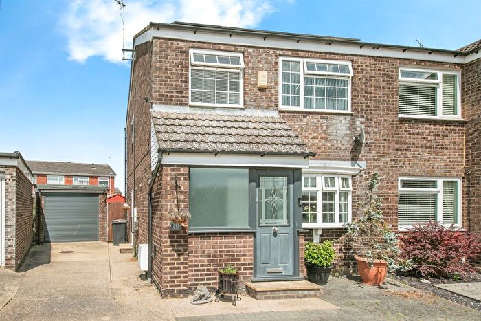 3 Bedroom Semi-Detached House For Sale In Maycroft Close, Ipswich, IP1