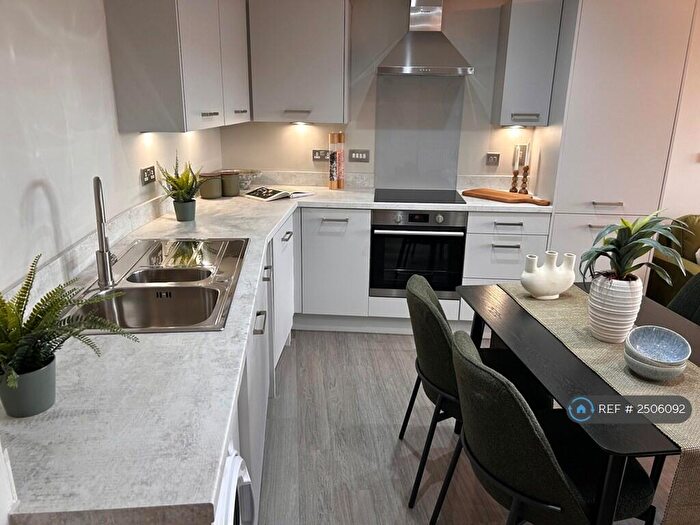 2 Bedroom Flat To Rent In Blackwell Road, Edinburgh, EH5