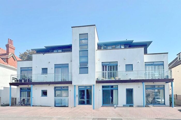 2 Bedroom Flat To Rent In Stourcliffe Avenue, Bournemouth, BH6