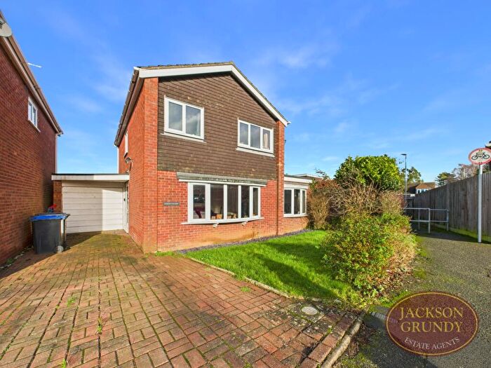 3 Bedroom Detached House For Sale In Martyns Way, Weedon, NN7