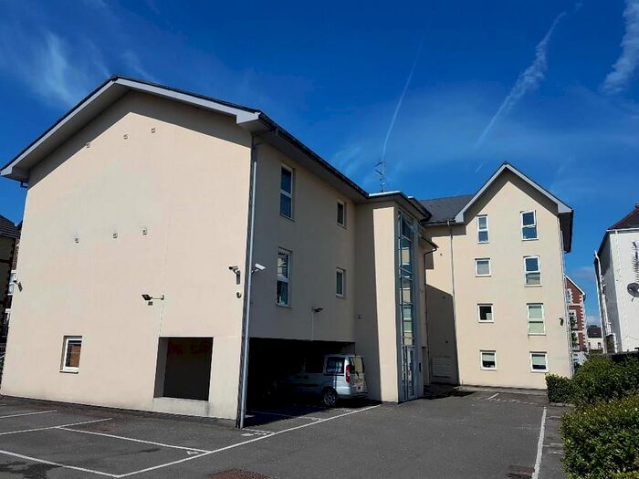 1 Bedroom Flat To Rent In Central Court, Newport Road, Cardiff, CF24