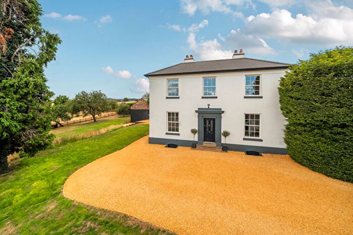 4 Bedroom Link Detached House For Sale In Wolverley, Kidderminster, DY11