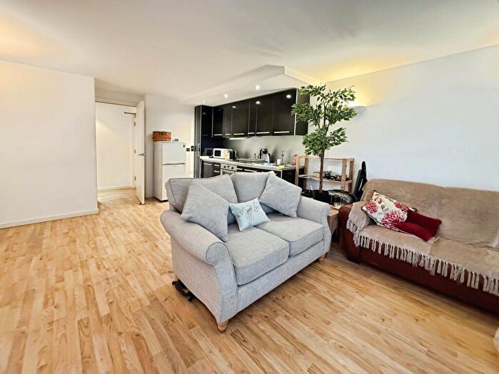 2 Bedroom Flat To Rent In West Point, Wellington Street, Leeds, Yorkshire, LS1