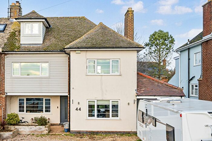 5 Bedroom Semi-Detached House For Sale In Lewis Road, Kettering, NN15