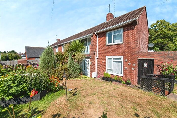 2 Bedroom Flat For Sale In Burnthouse Lane, Exeter, Devon, EX2