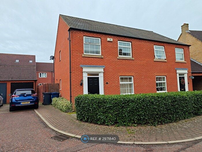 3 Bedroom Semi Detached House To Rent In Ream Close, St. Neots, PE19