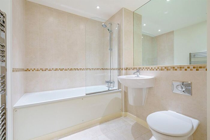 1 Bedroom Flat For Sale In Douglas Path, London, E14