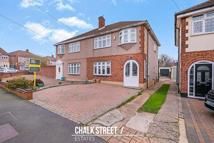 3 Bedroom Semi Detached House For Sale In Glenton Way, Romford, RM1