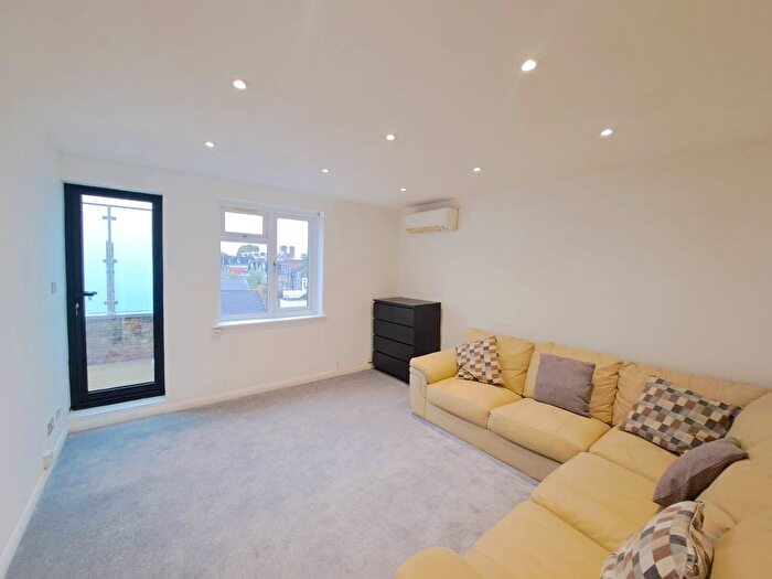 1 Bedroom Flat To Rent In Greyhound Road, London, W6