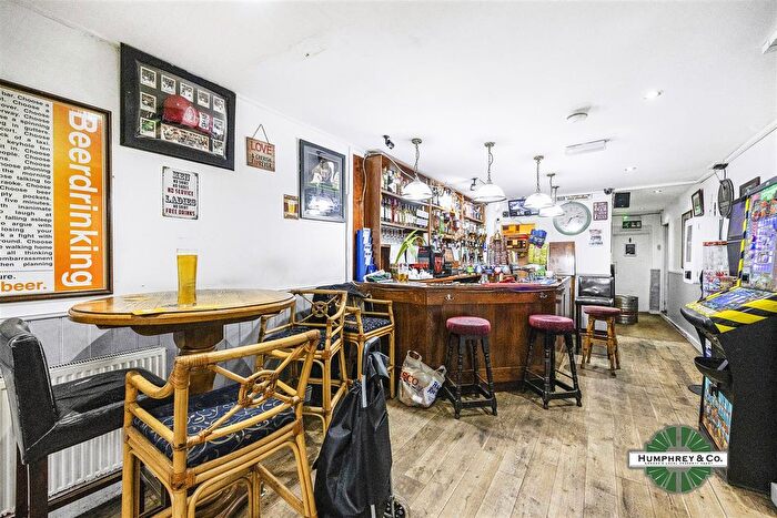 Property To Rent In St James's Street, London, E17