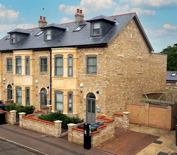 4 Bedroom Semi-Detached House To Rent In Humberstone Road, Cambridge, Cambridgeshire CB4