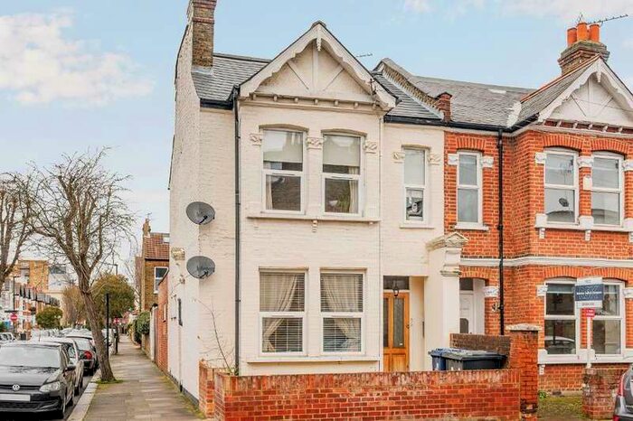 2 Bedroom Flat To Rent In Milford Road, Ealing, London, W13
