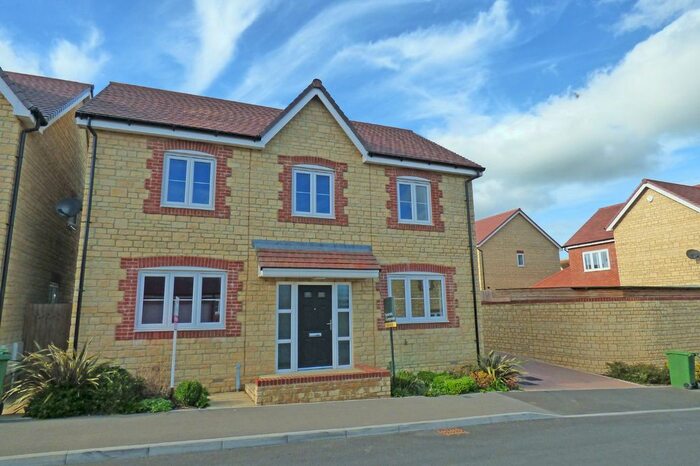 4 Bedroom Detached House For Sale In Crackmore Drive, DT9