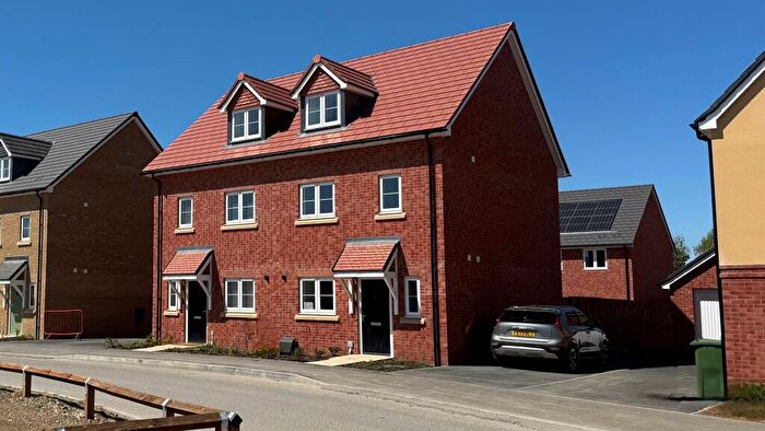3 Bedroom Semi-Detached House For Sale In Buckenham Road, Attleborough, NR17