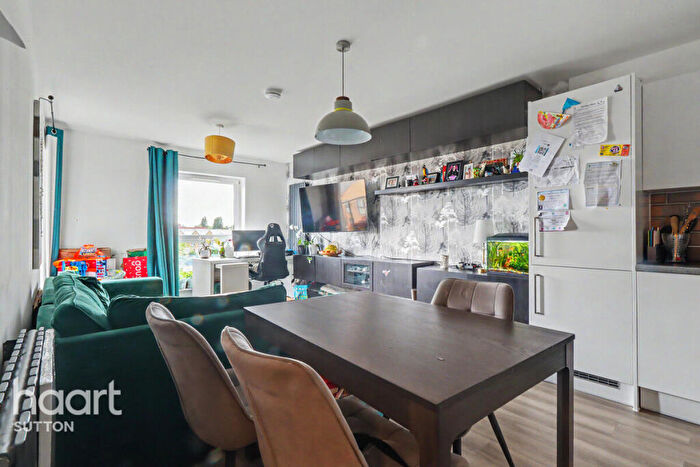 2 Bedroom Apartment For Sale In London Road, Wallington, SM6
