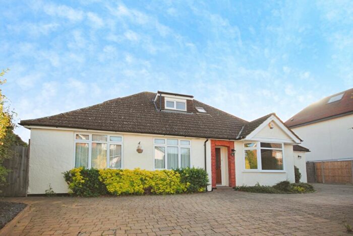 5 Bedroom Detached Bungalow To Rent In Burston Drive, Park Street, St. Albans, AL2