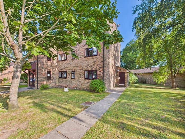 2 Bedroom Flat For Sale In Kings Way, Burgess Hill, RH15