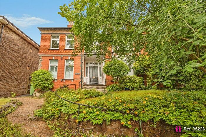 1 Bedroom Flat For Sale In Horsham Road, Dorking, RH4