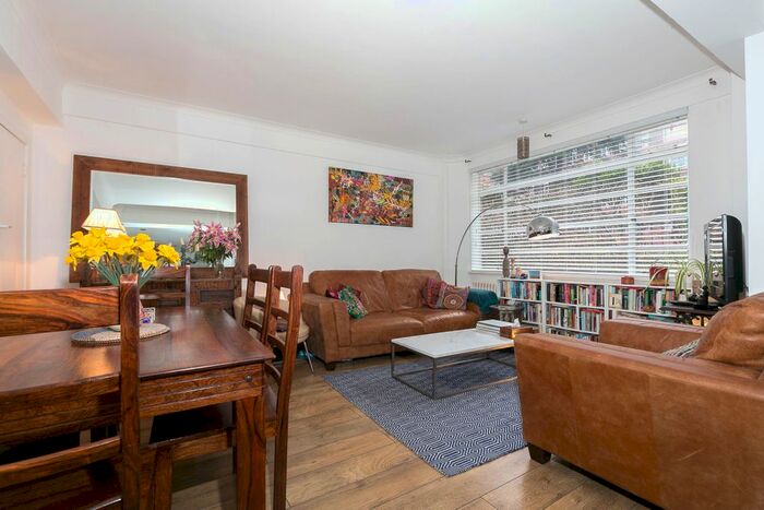 1 Bedroom Maisonette To Rent In Balham High Road, London, SW17