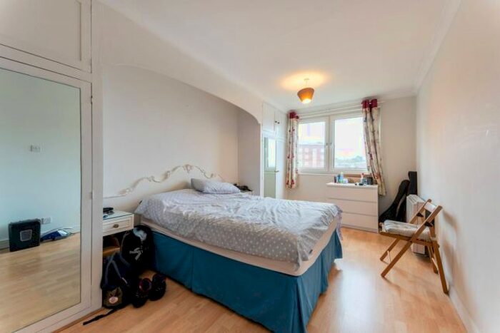 2 Bedroom Flat To Rent In Eaton Drive, Kingston, Kingston Upon Thames, KT2