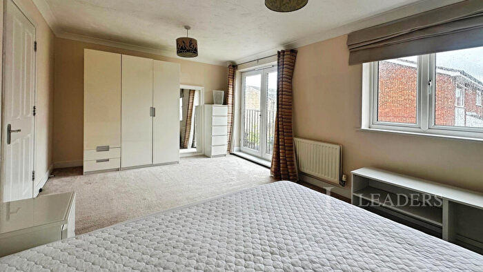 5 Bedroom Terraced House To Rent In Primrose Close - Bedroom House -, LU3