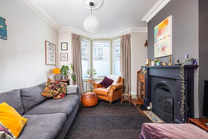 3 Bedroom Terraced House For Sale In Vicarage Road, Redfield, BS5