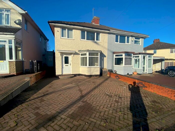 3 Bedroom Semi-Detached House To Rent In Highters Heath Lane, Birmingham B14