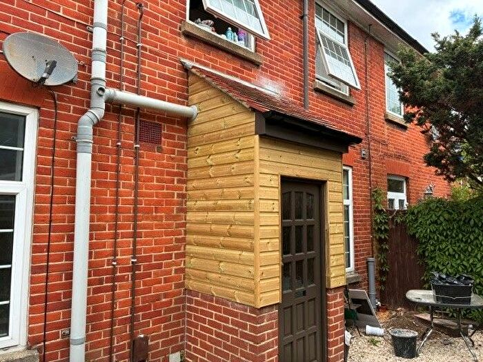 1 Bedroom Flat To Rent In Winchester Road, Southampton, SO16
