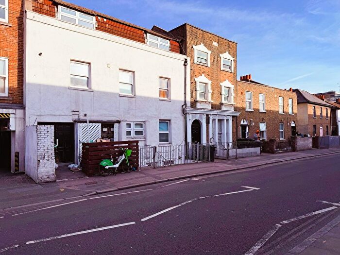 2 Bedroom Flat To Rent In Brooksby's Walk, London, E9