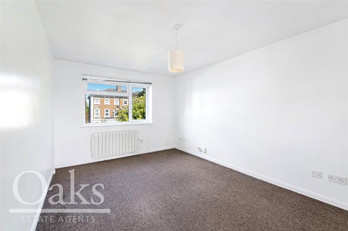 1 Bedroom Apartment For Sale In Selhurst Road, South Norwood, SE25