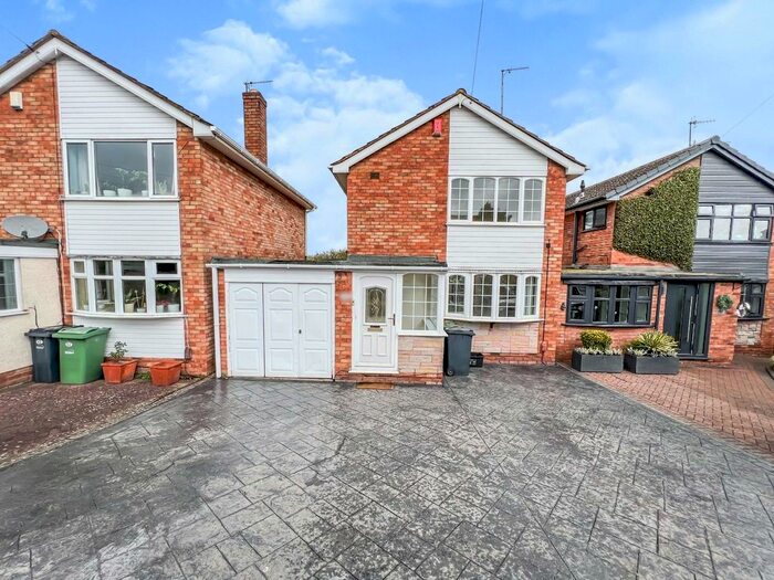 3 Bedroom Detached House To Rent In Ashwood Avenue, Wordsley, Stourbridge, DY8