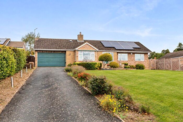 3 Bedroom Bungalow For Sale In Glenfield Drive, Great Doddington, Wellingborough, North Northamptonshire, NN29