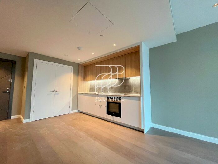 1 Bedroom Flat To Rent In Kennington Lane, Oval Village, SE11