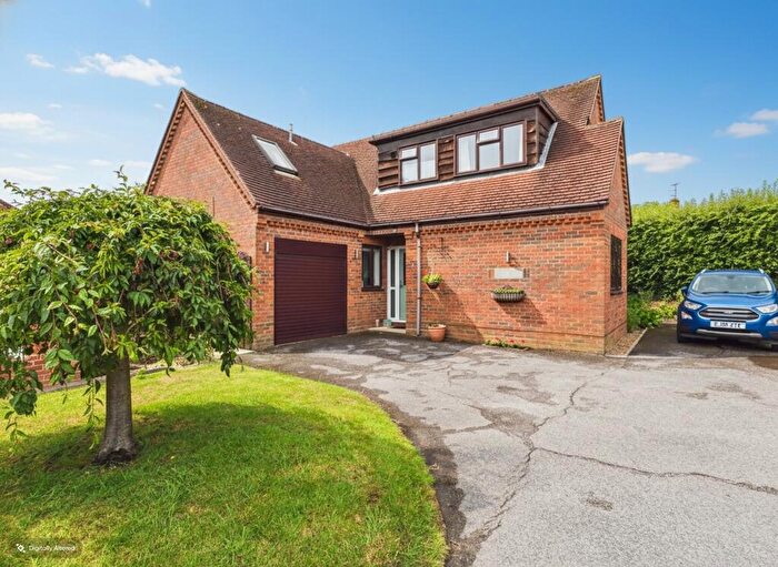 4 Bedroom Detached House For Sale In The Orchard, Hazlemere, High Wycombe, Buckinghamshire, HP15