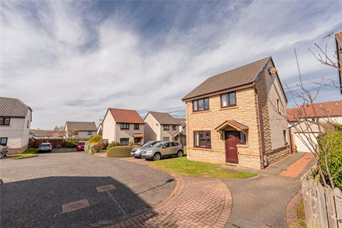 3 Bedroom Detached House For Sale In The Murrays Brae, Edinburgh, EH17