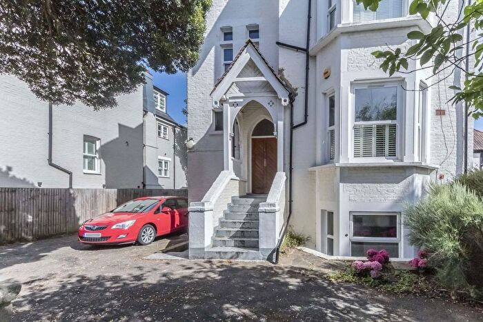 1 Bedroom Flat To Rent In Bridgeman Road, Teddington, TW11