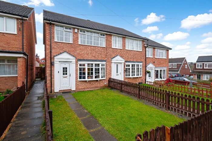 3 Bedroom End Of Terrace House For Sale In Woodlea Grove, Yeadon, Leeds, West Yorkshire, LS19