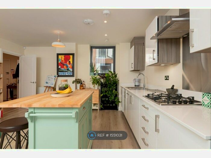 2 Bedroom Flat To Rent In Worple Road, London, SW19