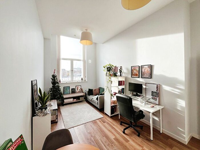 1 Bedroom Flat To Rent In New York Road, Leeds, West Yorkshire, Uk, LS2