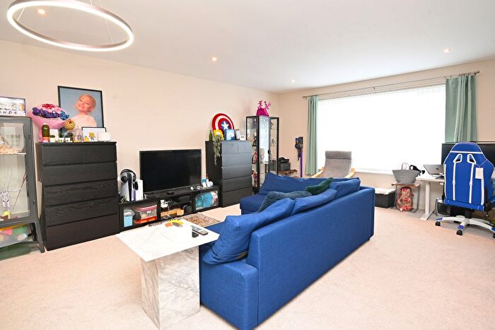 2 Bedroom Flat For Sale In Harlow Oval Court, Harlow Oval, Harrogate, HG2