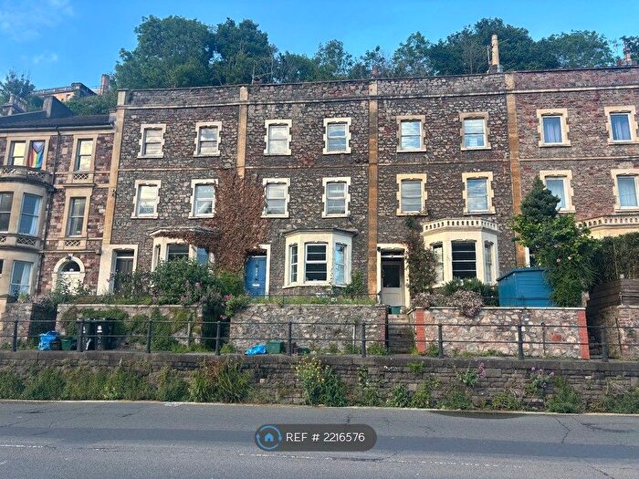 2 Bedroom Flat To Rent In Hotwell Road, Bristol, BS8