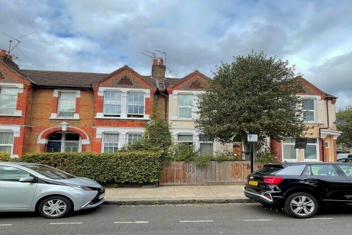 2 Bedroom Flat To Rent In Victoria Crescent, London, N15