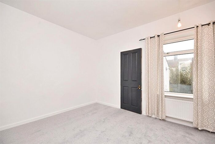 3 Bedroom Terraced House For Sale In Livingstone Street, Norwich, NR2