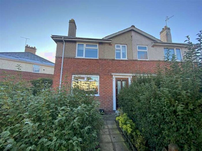 Semi-Detached House To Rent In Glan Alun, Mold, Flintshire, CH7