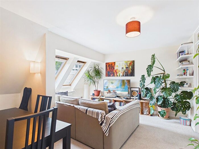 1 Bedroom Flat To Rent In Wood Lane, London, W12
