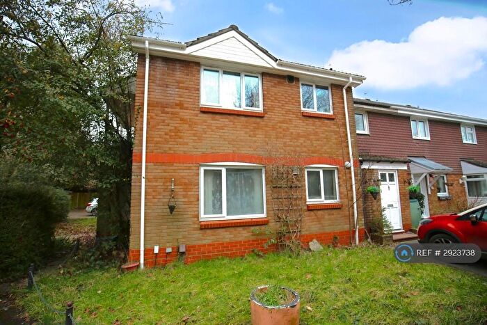 Studio To Rent In Bitterne, Southampton, SO19