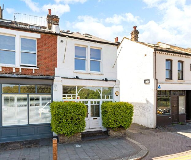 5 Bedroom Flat For Sale In Putney Bridge Road, Putney, London, SW15