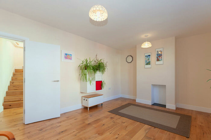 2 Bedroom Apartment To Rent In Cowley Road, Oxford, OX4