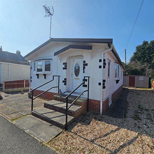 2 Bedroom Park Home For Sale In St. Oswalds Park, Dunham-On-Trent, Newark, NG22