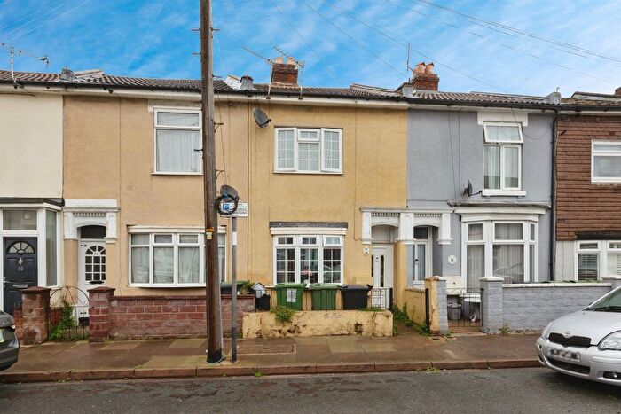3 Bedroom Terraced House For Sale In Clive Road, Portsmouth, PO1